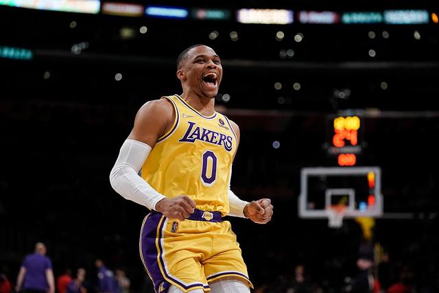 胡明轩40分广东胜青岛 吴前17分浙江负山西