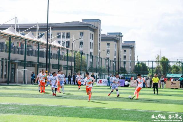 萨林杰32+15+11深圳胜上海 刘铮20分周鹏15分